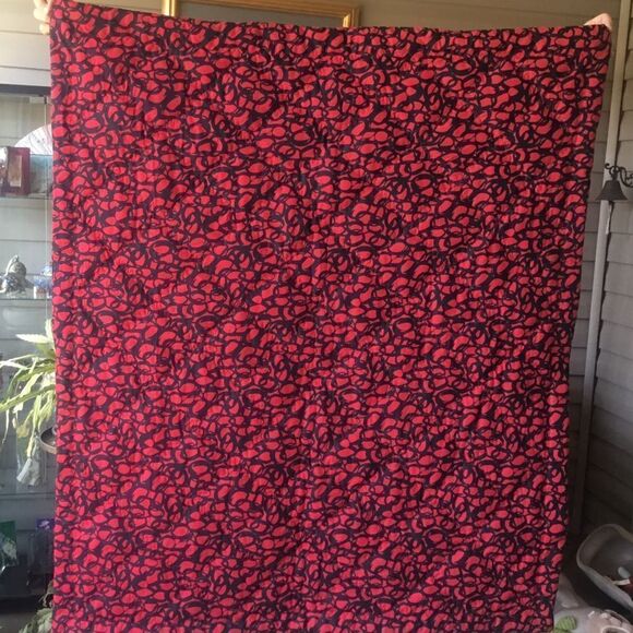 NWT. Hand Crafted Butterflies in Red Quilt - Picture 16 of 16